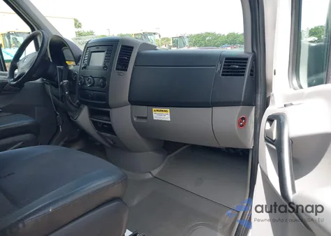 2015 Mercedes-Benz Sprinter 2500 Normal Roof из США, поврежденный, VIN WD3PE7DC1FP102088